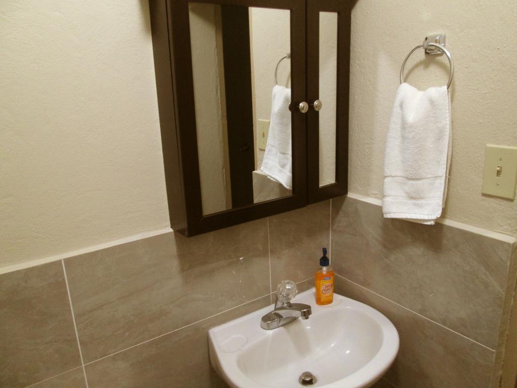 Pedro'S Place Тамунинг Екстериор снимка